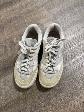 New Balance Women's Light Beige Lace-Up Sneakers